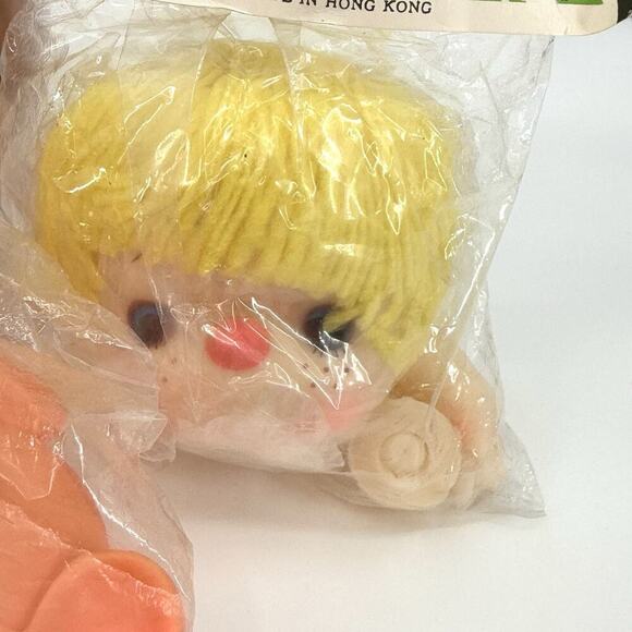 Mixed Lot Yarn Doll Head w/Hands Assorted Hair Freckles Vintage NIP - lot of 10 - Picture 6 of 16